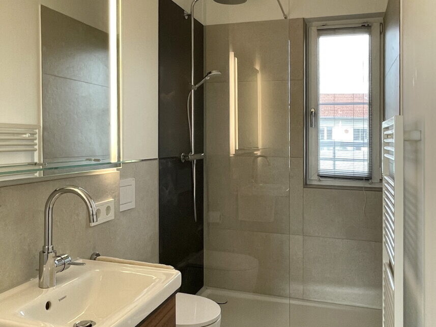 Duschbad - Blick von der Tür